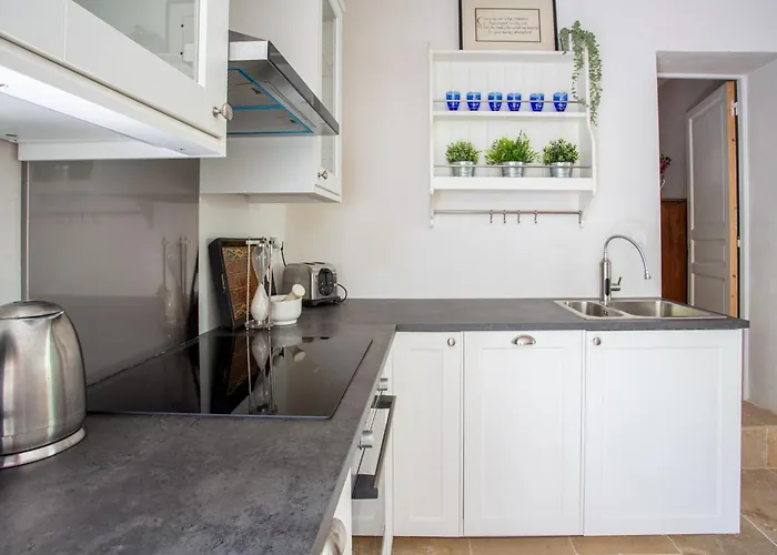 Marelle- Stunning With Pool Near Pezenas Villa